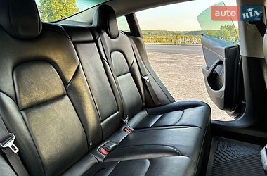 Седан Tesla Model 3 2022 в Дрогобыче