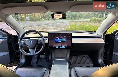 Седан Tesla Model 3 2022 в Дрогобыче