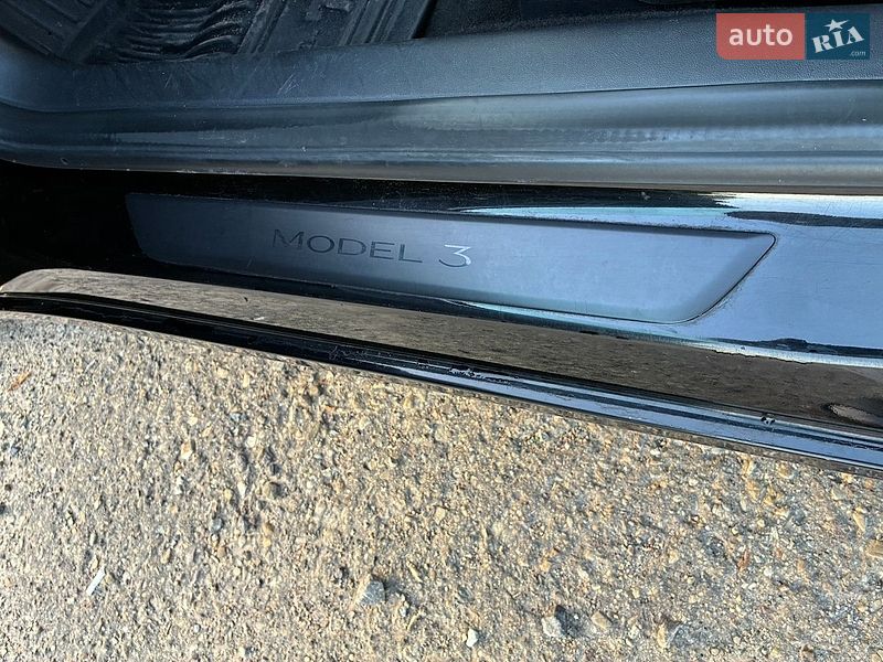 Седан Tesla Model 3 2022 в Дрогобыче