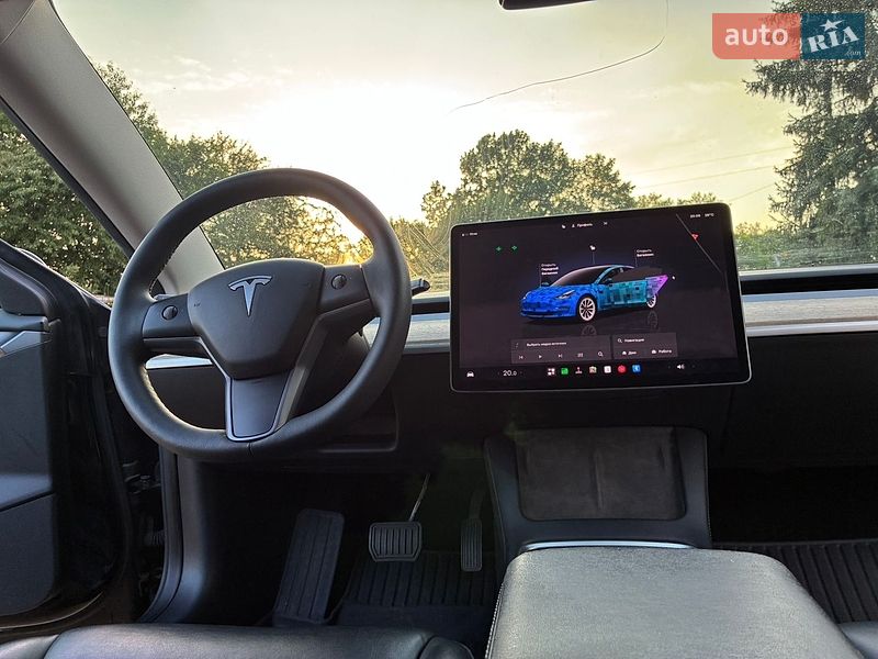Седан Tesla Model 3 2022 в Дрогобыче