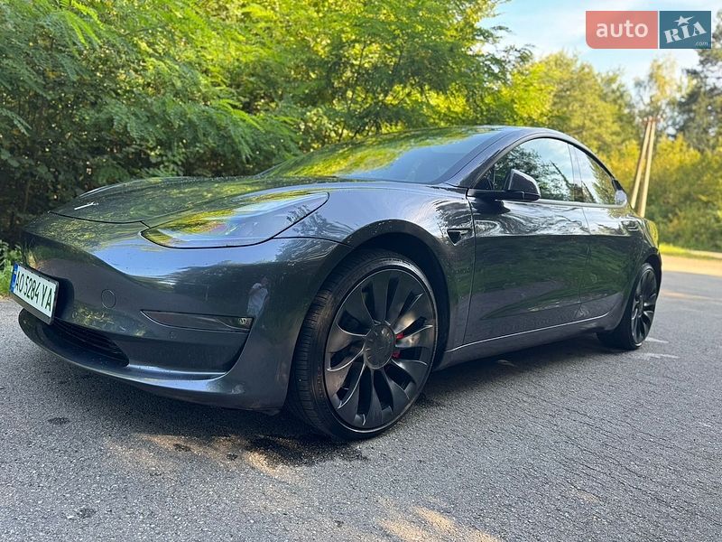 Седан Tesla Model 3 2022 в Ужгороді