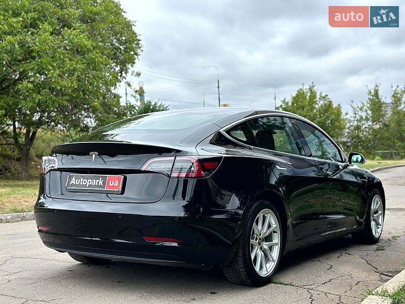 Седан Tesla Model 3 2018 в Вінниці