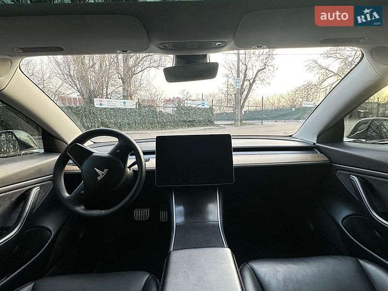 Седан Tesla Model 3 2019 в Одессе