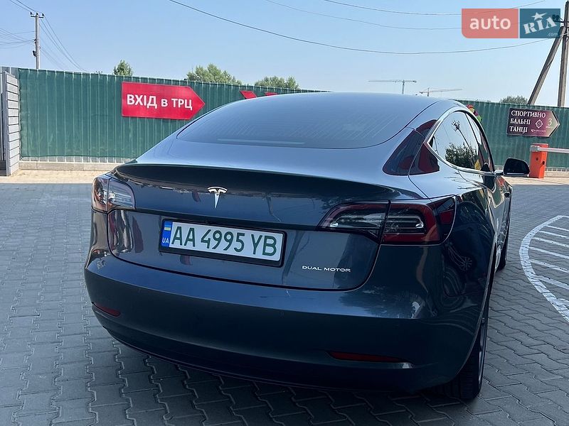 Седан Tesla Model 3 2019 в Киеве