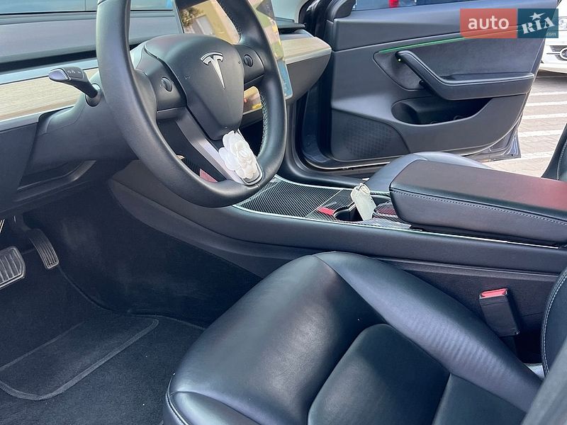 Седан Tesla Model 3 2019 в Киеве