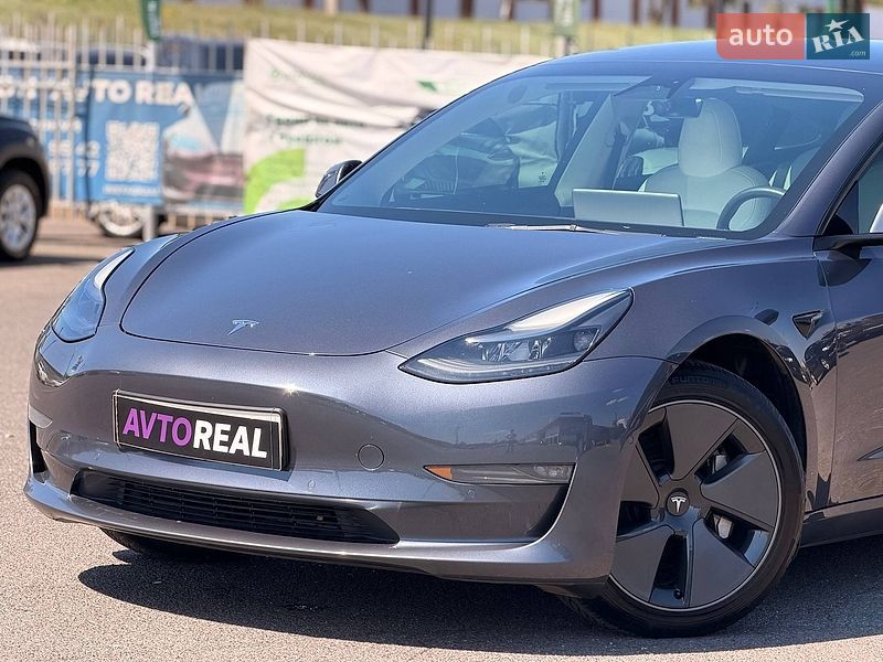 Седан Tesla Model 3 2021 в Кривом Роге