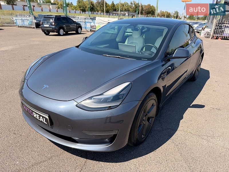 Седан Tesla Model 3 2021 в Кривом Роге