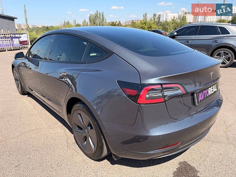 Седан Tesla Model 3 2021 в Кривом Роге