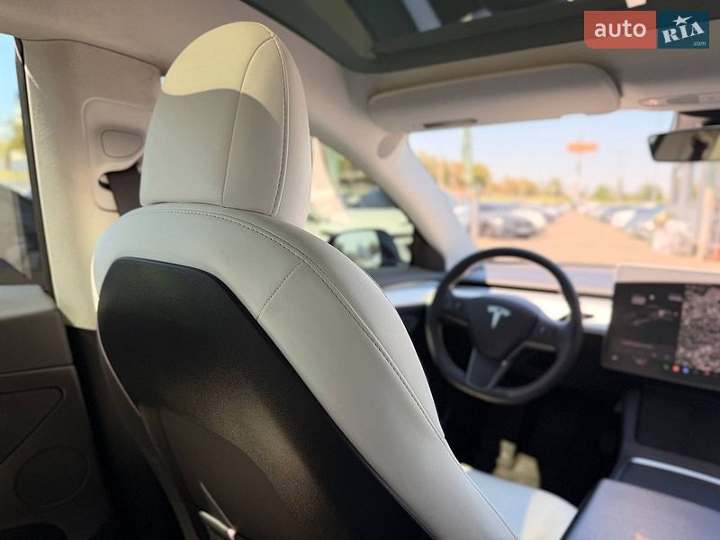 Седан Tesla Model 3 2021 в Кривом Роге