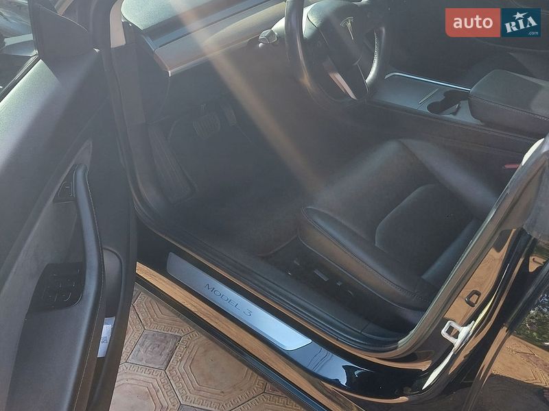 Седан Tesla Model 3 2018 в Одессе