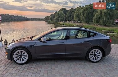 Седан Tesla Model 3 2020 в Ивано-Франковске