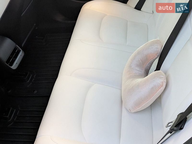 Седан Tesla Model 3 2020 в Ивано-Франковске
