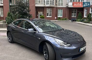 Седан Tesla Model 3 2018 в Києві