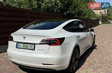 Седан Tesla Model 3 2023 в Києві