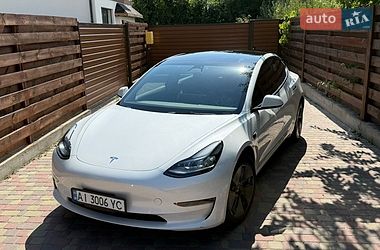 Седан Tesla Model 3 2023 в Києві
