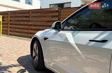 Седан Tesla Model 3 2023 в Києві