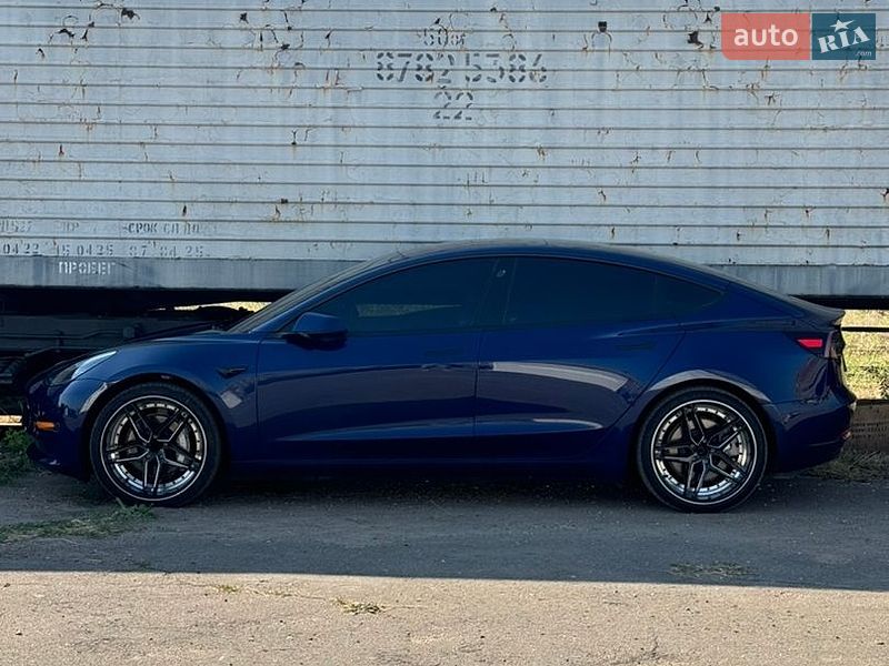 Седан Tesla Model 3 2018 в Одессе