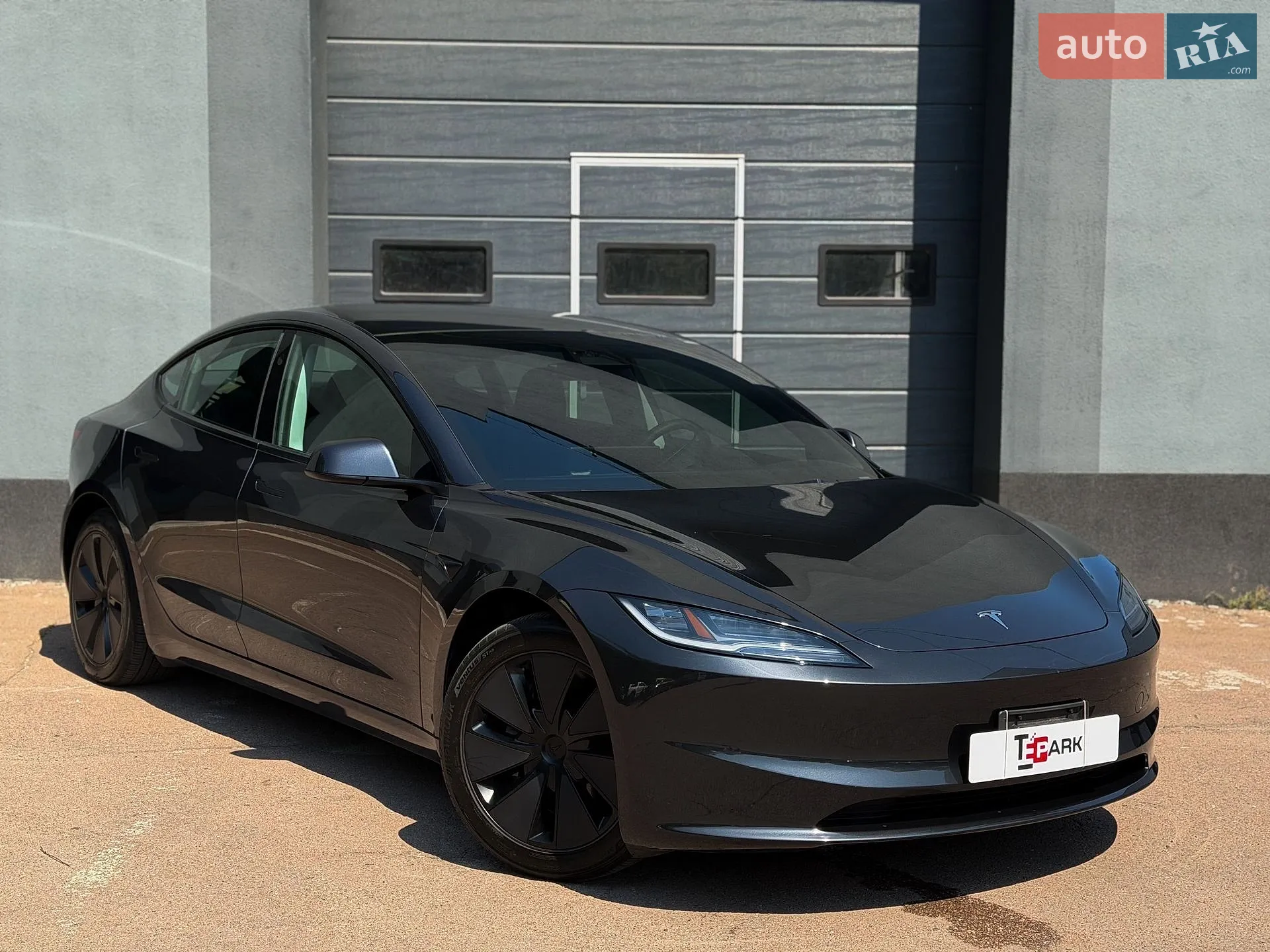 2024 Tesla Model 3 - фото 1