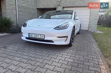 Седан Tesla Model 3 2019 в Ужгороде