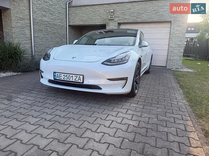 Tesla Model 3 2019