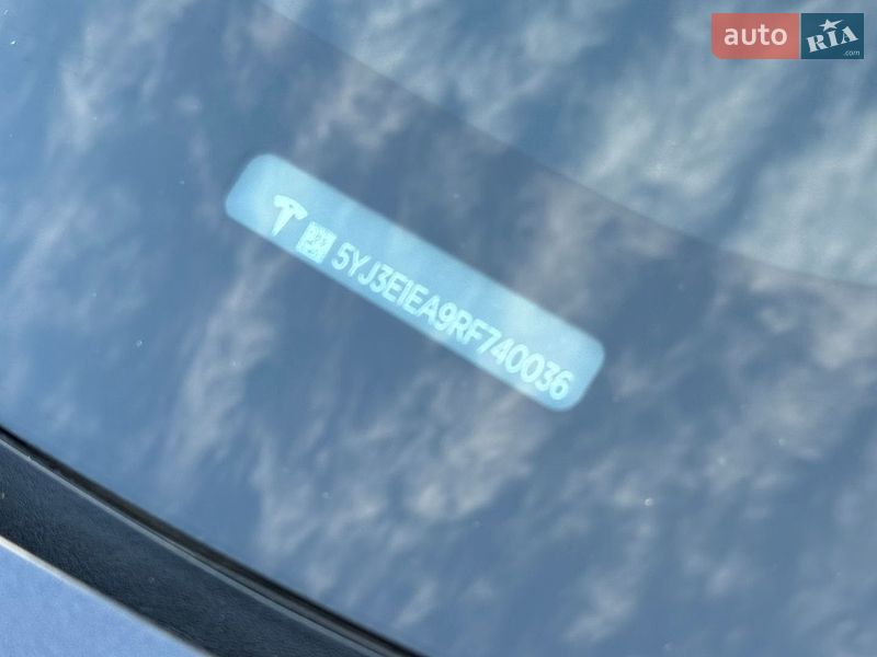 Седан Tesla Model 3 2024 в Дніпрі