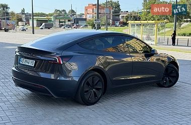 Седан Tesla Model 3 2024 в Дніпрі