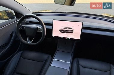 Седан Tesla Model 3 2024 в Дніпрі