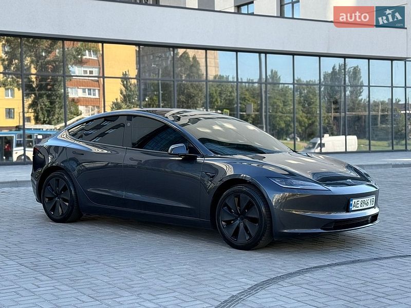 Седан Tesla Model 3 2024 в Дніпрі