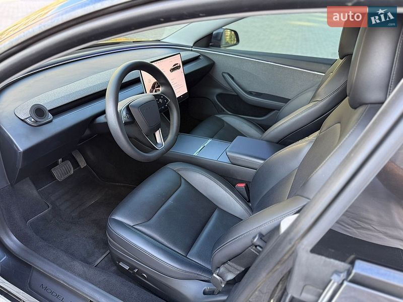 Седан Tesla Model 3 2024 в Дніпрі