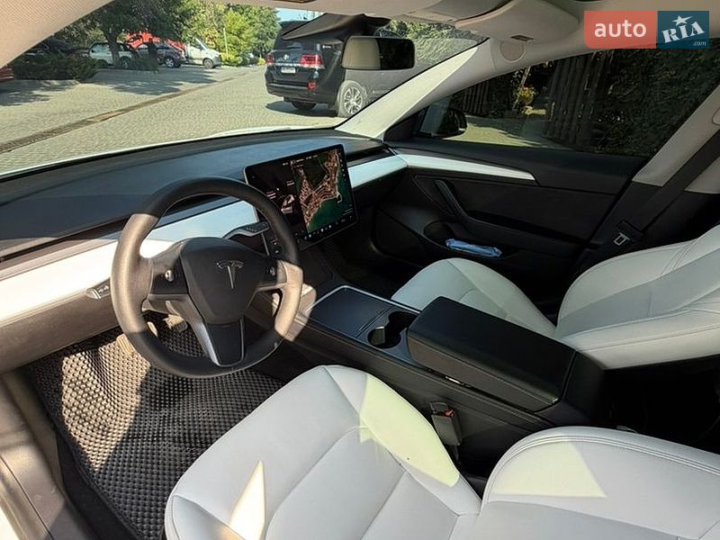 Седан Tesla Model 3 2021 в Одесі