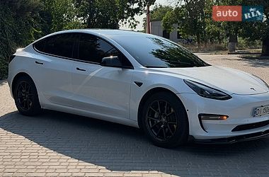 Седан Tesla Model 3 2021 в Одессе