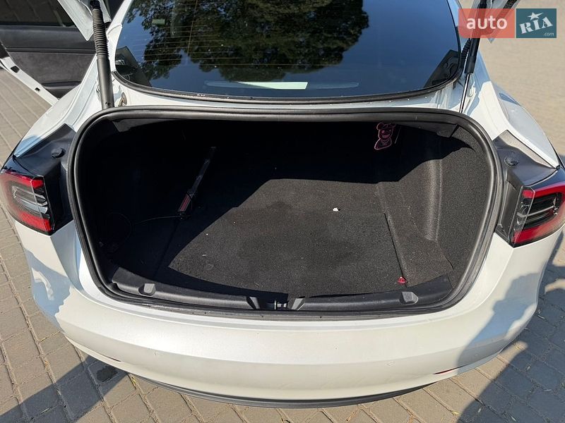 Седан Tesla Model 3 2021 в Одессе