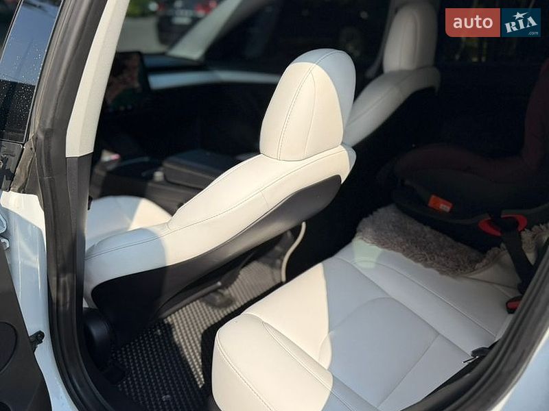 Седан Tesla Model 3 2021 в Одесі