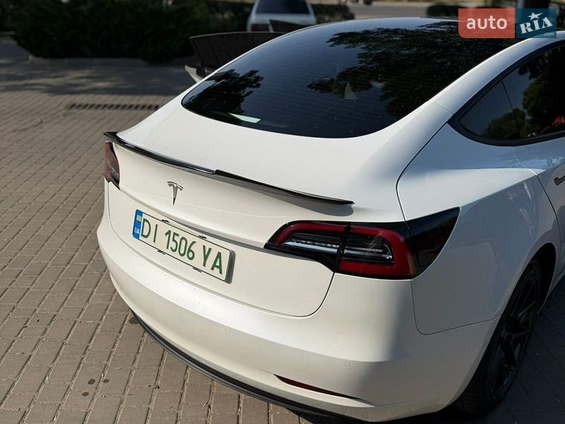 Седан Tesla Model 3 2021 в Одесі