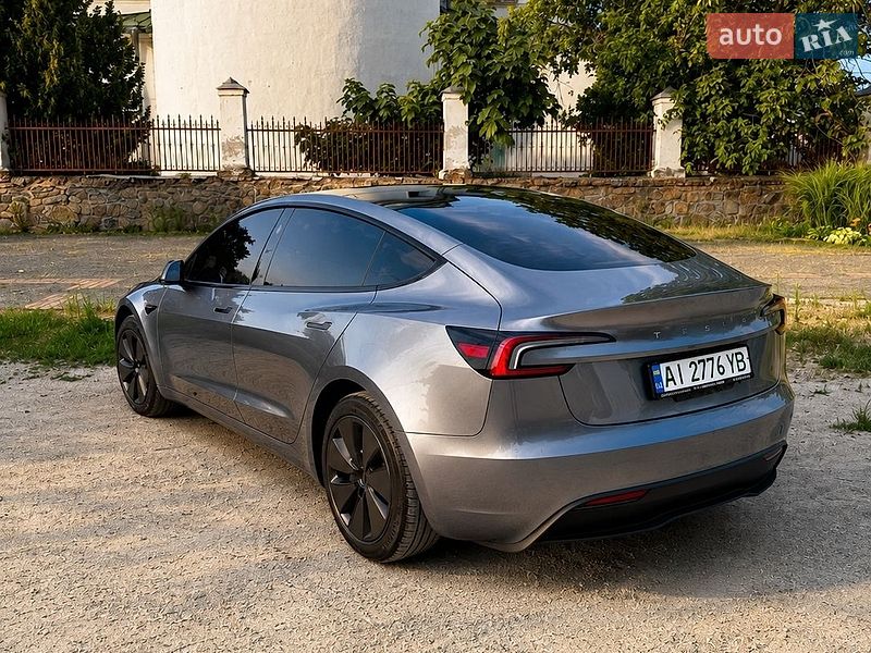 Седан Tesla Model 3 2024 в Білій Церкві