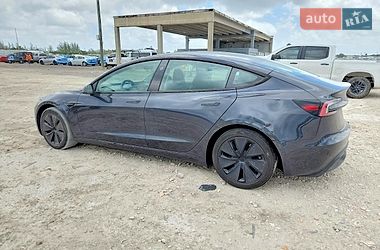 Седан Tesla Model 3 2025 в Киеве