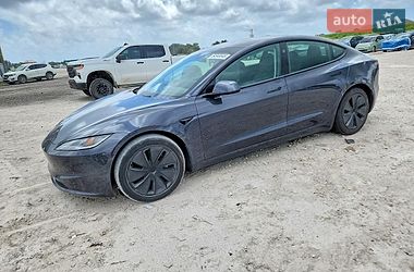 Седан Tesla Model 3 2025 в Киеве