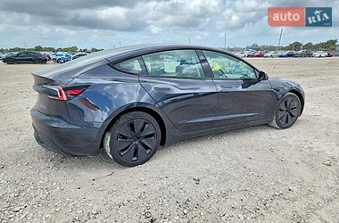 Седан Tesla Model 3 2025 в Киеве