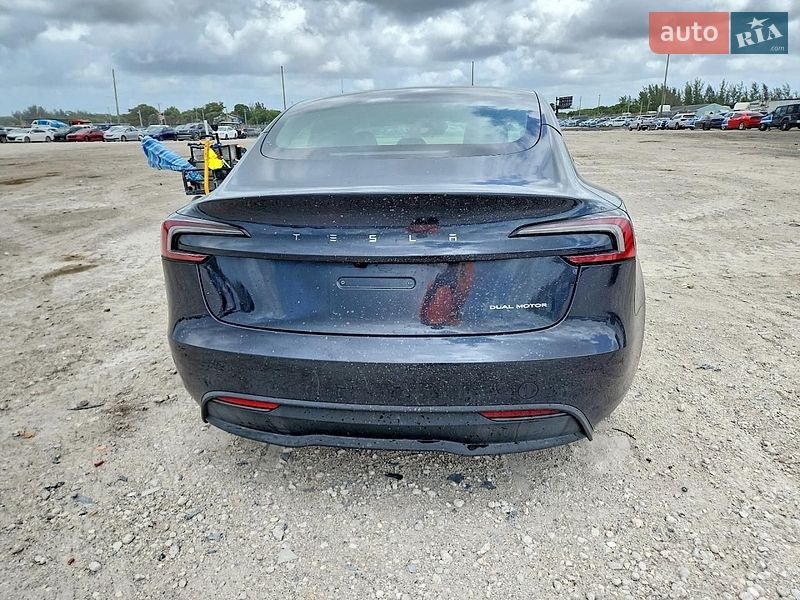 Седан Tesla Model 3 2025 в Києві