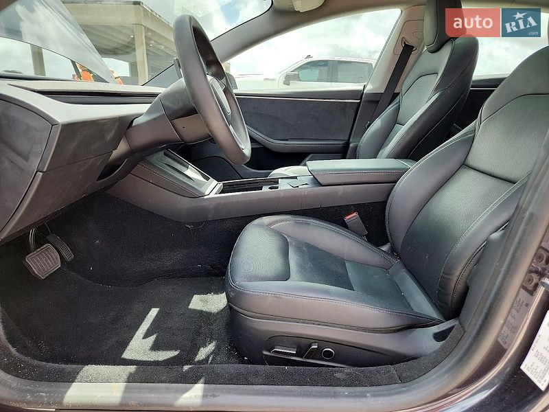 Седан Tesla Model 3 2025 в Киеве