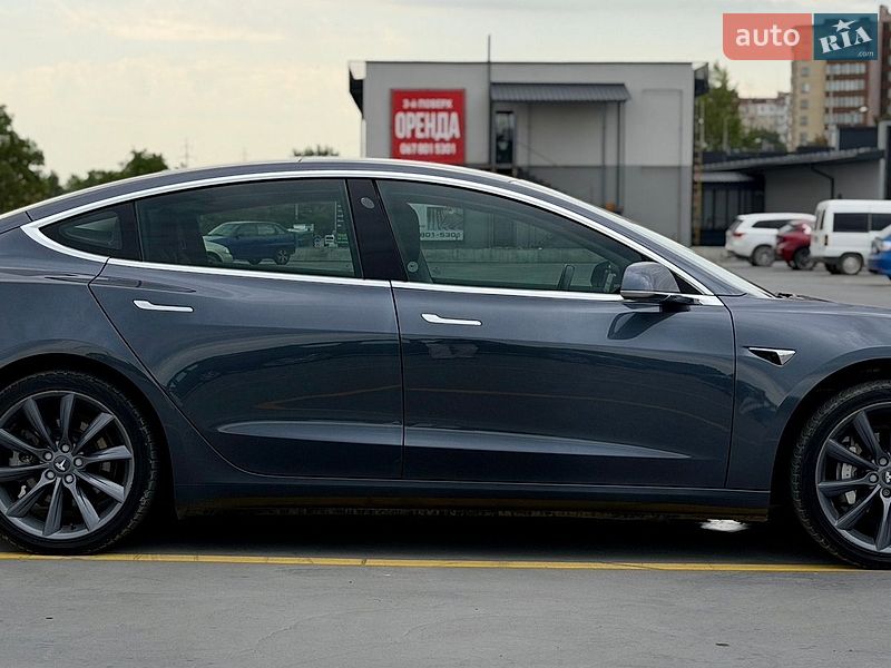 Седан Tesla Model 3 2018 в Тернополе