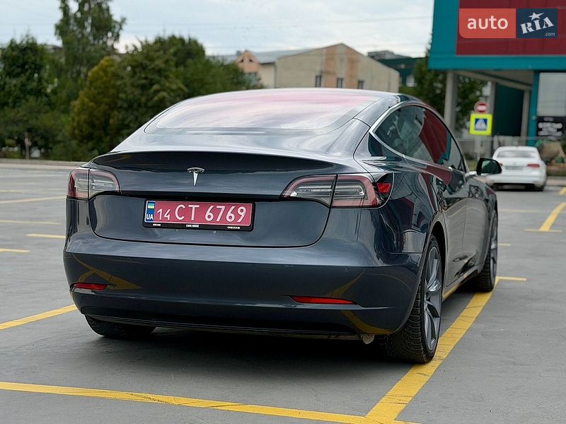 Седан Tesla Model 3 2018 в Тернополе