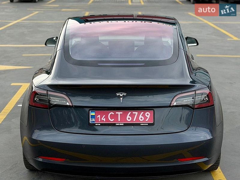 Седан Tesla Model 3 2018 в Тернополе