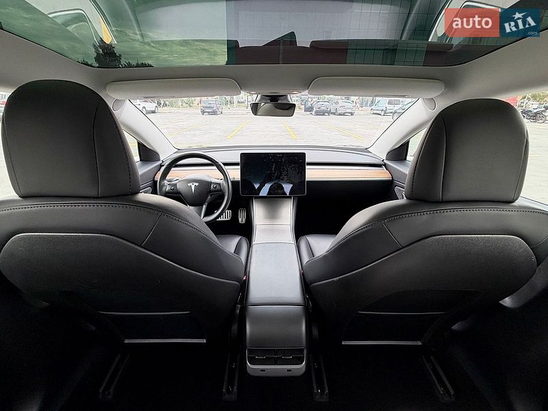 Седан Tesla Model 3 2018 в Тернополе