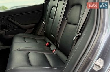 Седан Tesla Model 3 2018 в Тернополе