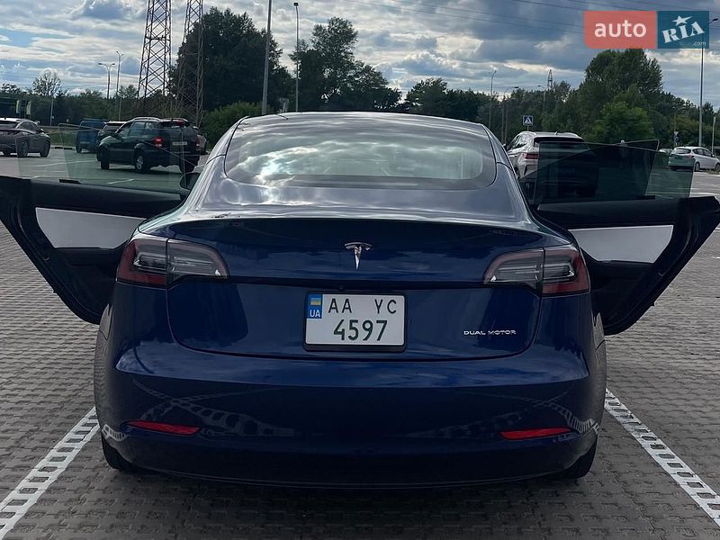 Седан Tesla Model 3 2019 в Вишгороді