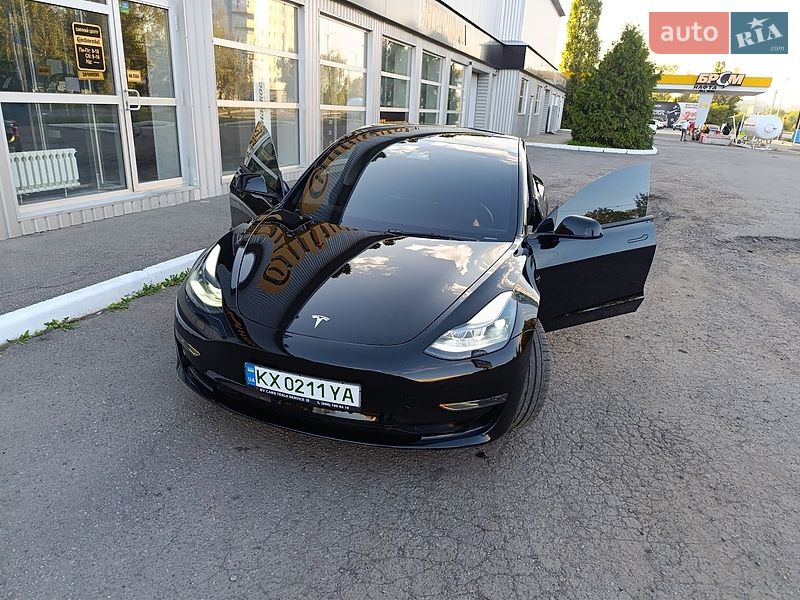 Седан Tesla Model 3 2023 в Харькове
