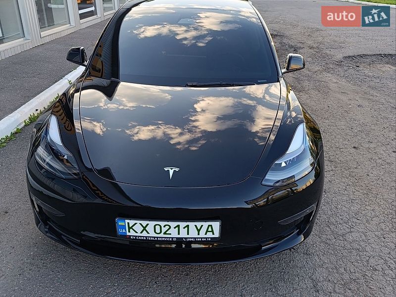 Седан Tesla Model 3 2023 в Харькове