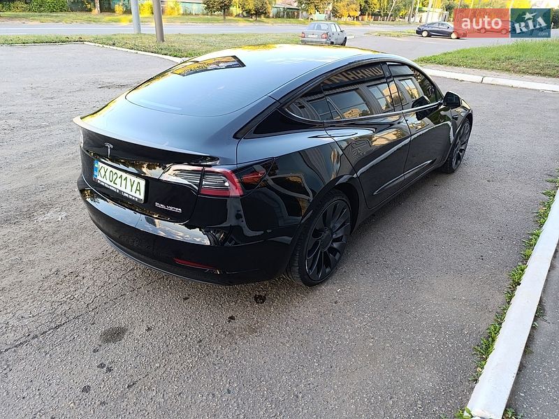Седан Tesla Model 3 2023 в Харькове