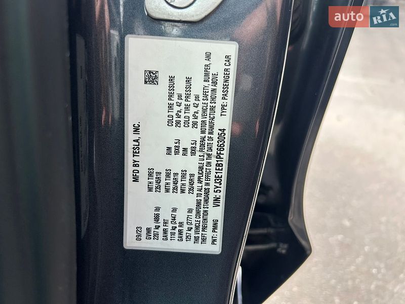 Седан Tesla Model 3 2023 в Черкассах